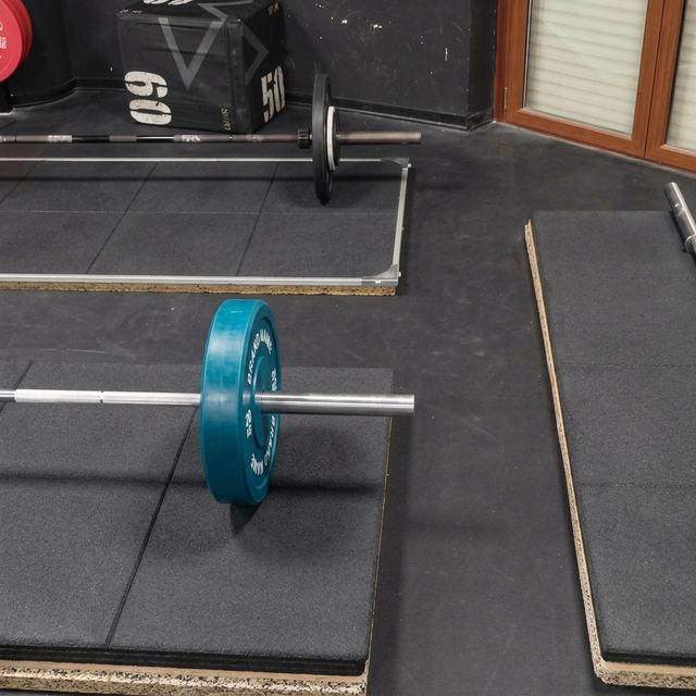 Le pedane per lo stacco della Luceria Strength Academy